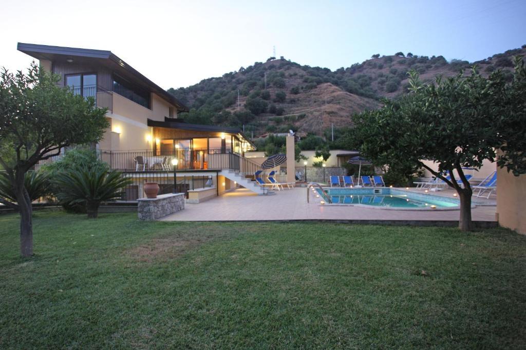 גיארדיני נאקסוס Villa Veronica מראה חיצוני תמונה