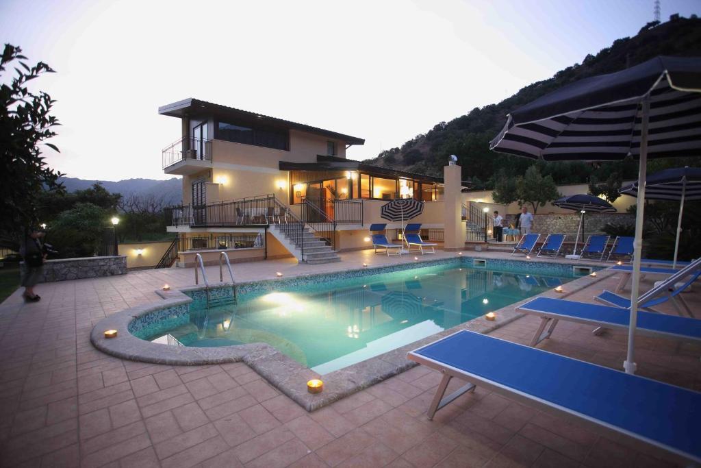 גיארדיני נאקסוס Villa Veronica מראה חיצוני תמונה