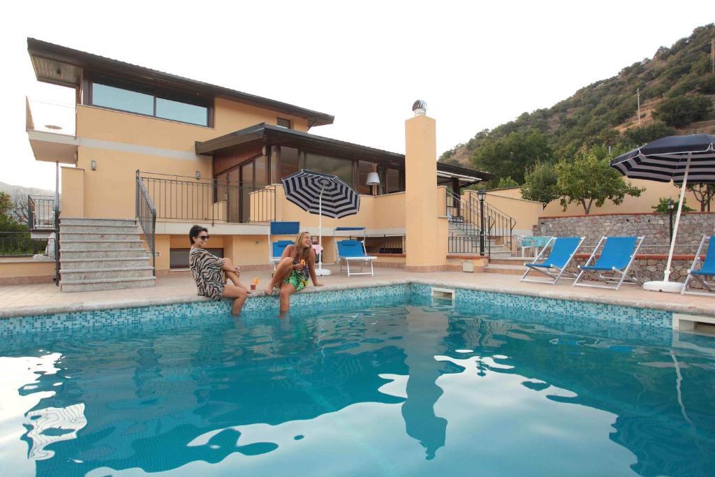 גיארדיני נאקסוס Villa Veronica מראה חיצוני תמונה